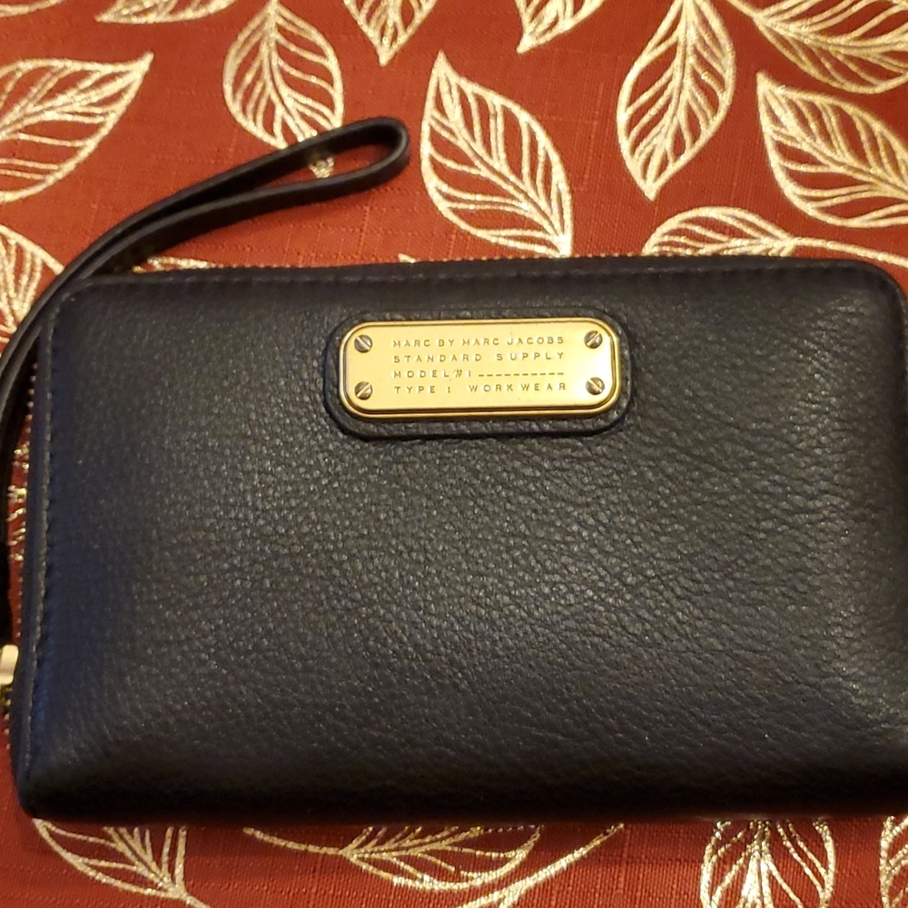 Marc Jacobs wrisklet wallet